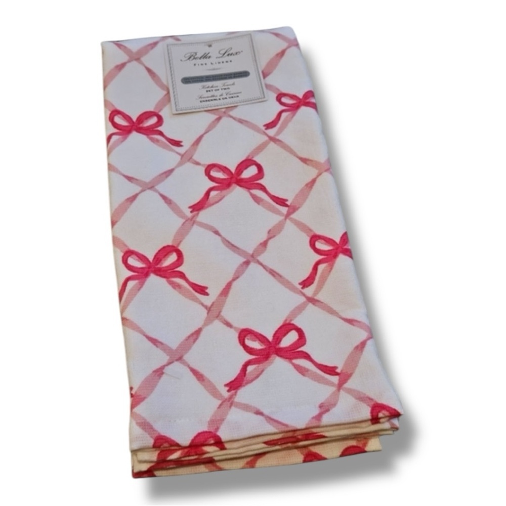 Viral limited edition!!Bella Luxx Pink and White Party Napkins​